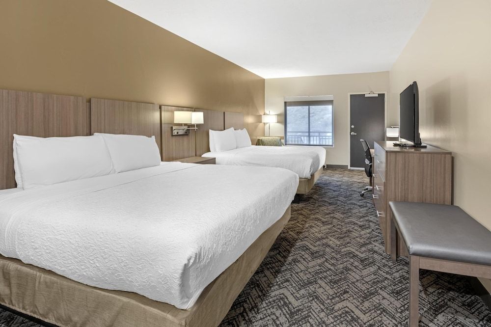 Suite, 2 Queen Beds, Non Smoking, Refrigerator & Microwave (with Sofabed)