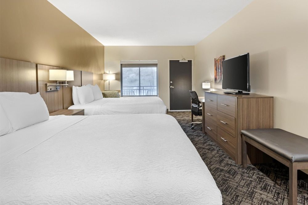 Standard Room, Multiple Beds, Non Smoking, Refrigerator & Microwave