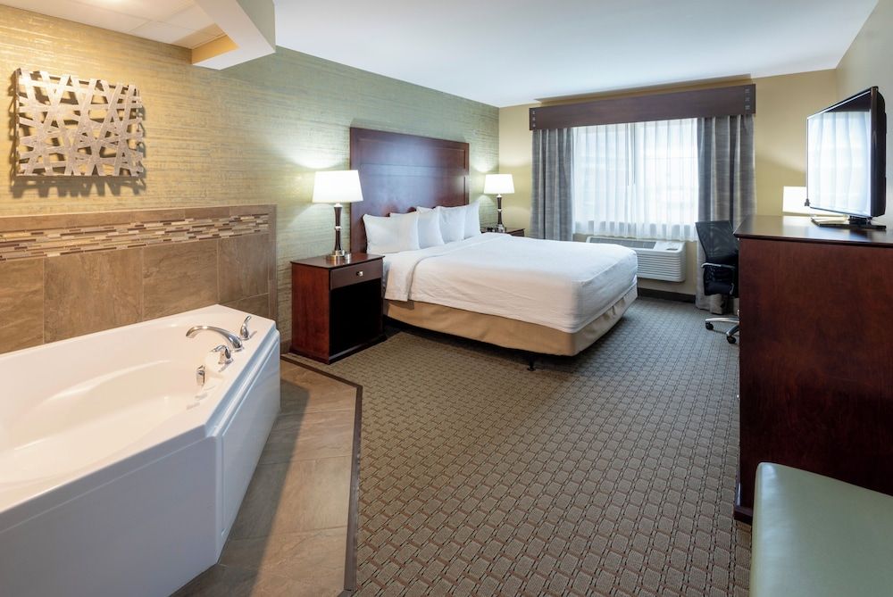 Room, 1 King Bed, Jetted Tub