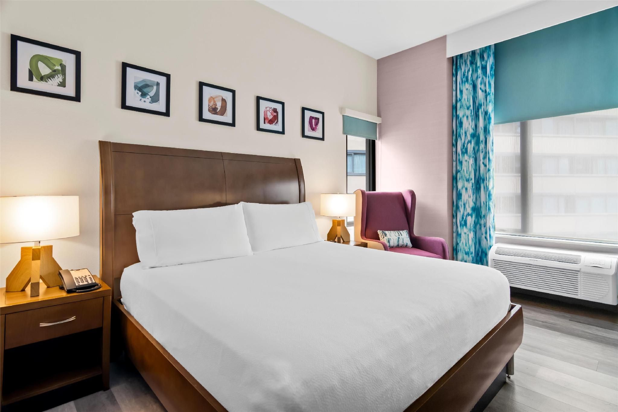 1 King Bed