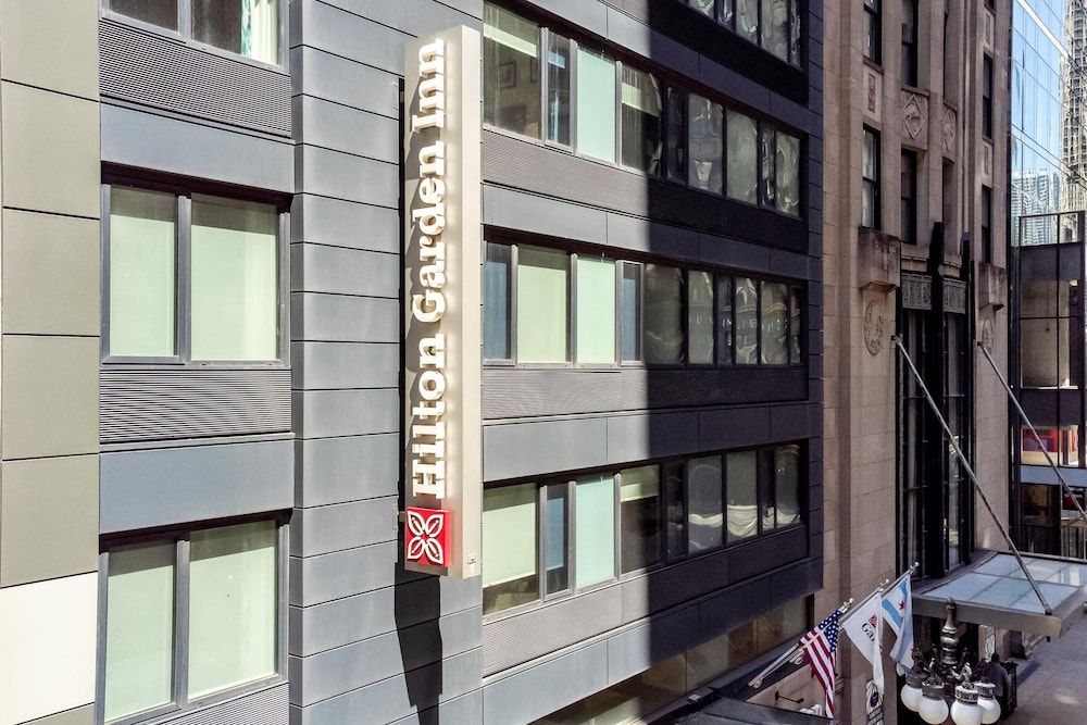 undefined Hilton Garden Inn Chicago Downtown Riverwalk 6