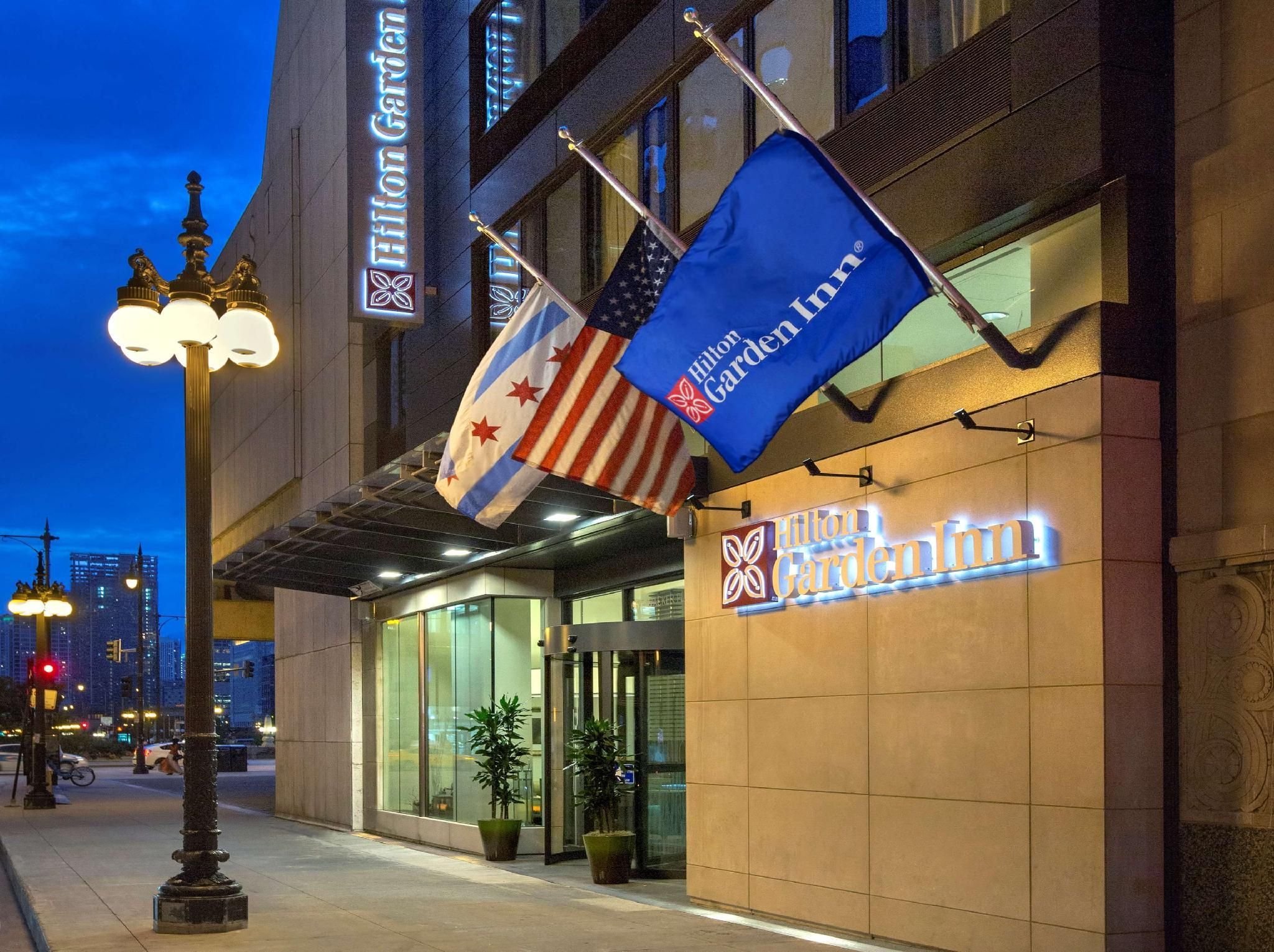 undefined Hilton Garden Inn Chicago Downtown Riverwalk 8