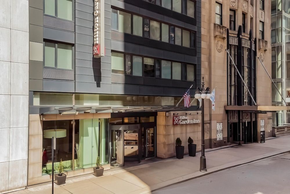 undefined Hilton Garden Inn Chicago Downtown Riverwalk 3