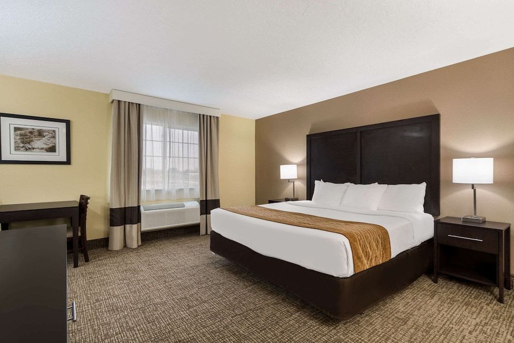 Suite, 1 King Bed, Non Smoking