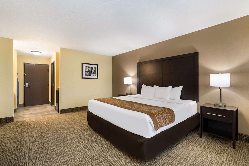 Suite, 1 King Bed, Non Smoking, Hot Tub
