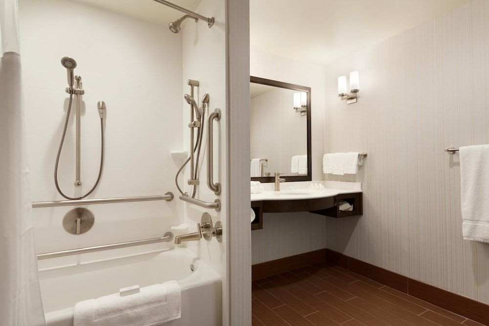 undefined Hilton Garden Inn Boston Logan Airport 10