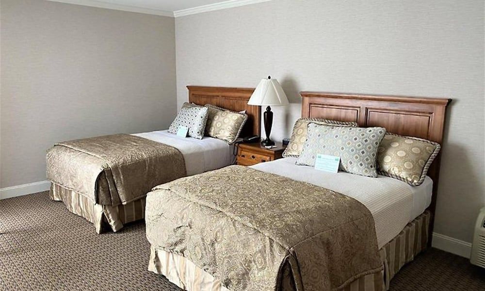 undefined Columbus Motor Inn 2