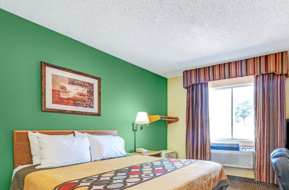 Standard Room, 1 Queen Bed