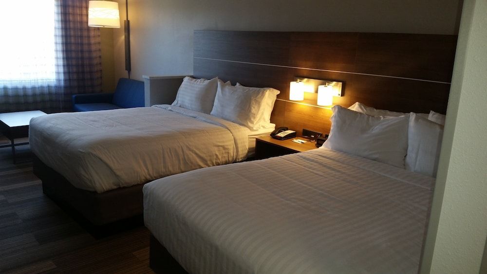 Suite, Multiple Beds, Accessible (Comm)