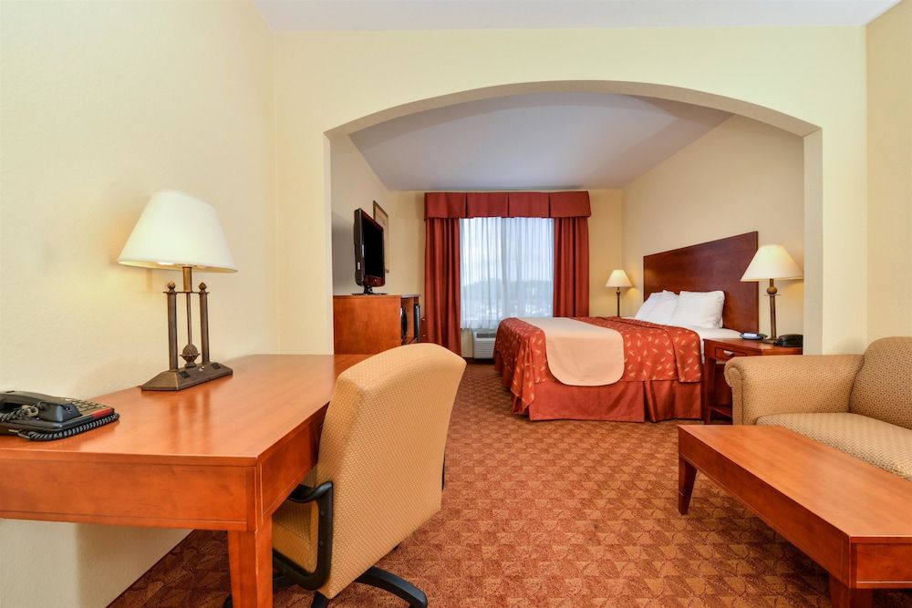 Suite, 1 King Bed, Non Smoking