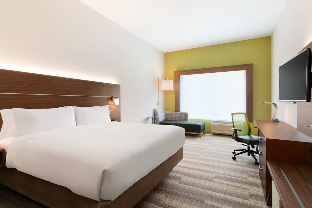Standard Room, 1 King Bed, Accessible (Communications)