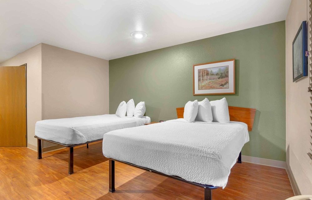 Standard Studio, 2 Queen Beds, Non Smoking, Refrigerator & Microwave