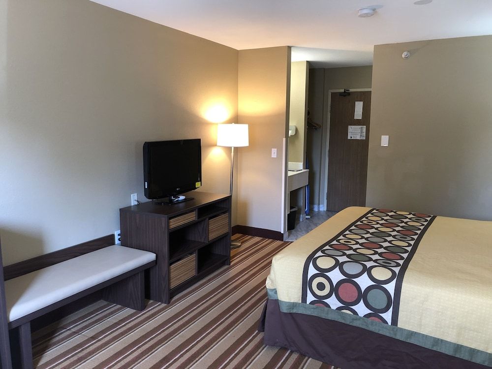 Standard Room, 1 Queen Bed, Accessible