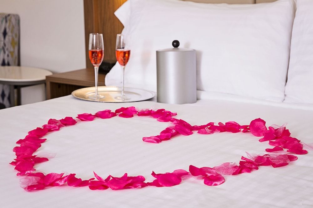 Suite, 1 King Bed with Sofa bed