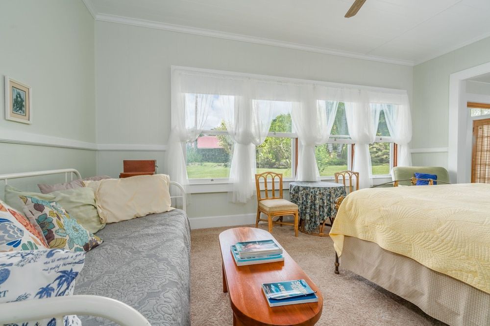 Standard Quadruple Room, Ensuite (Hawaiian Room)