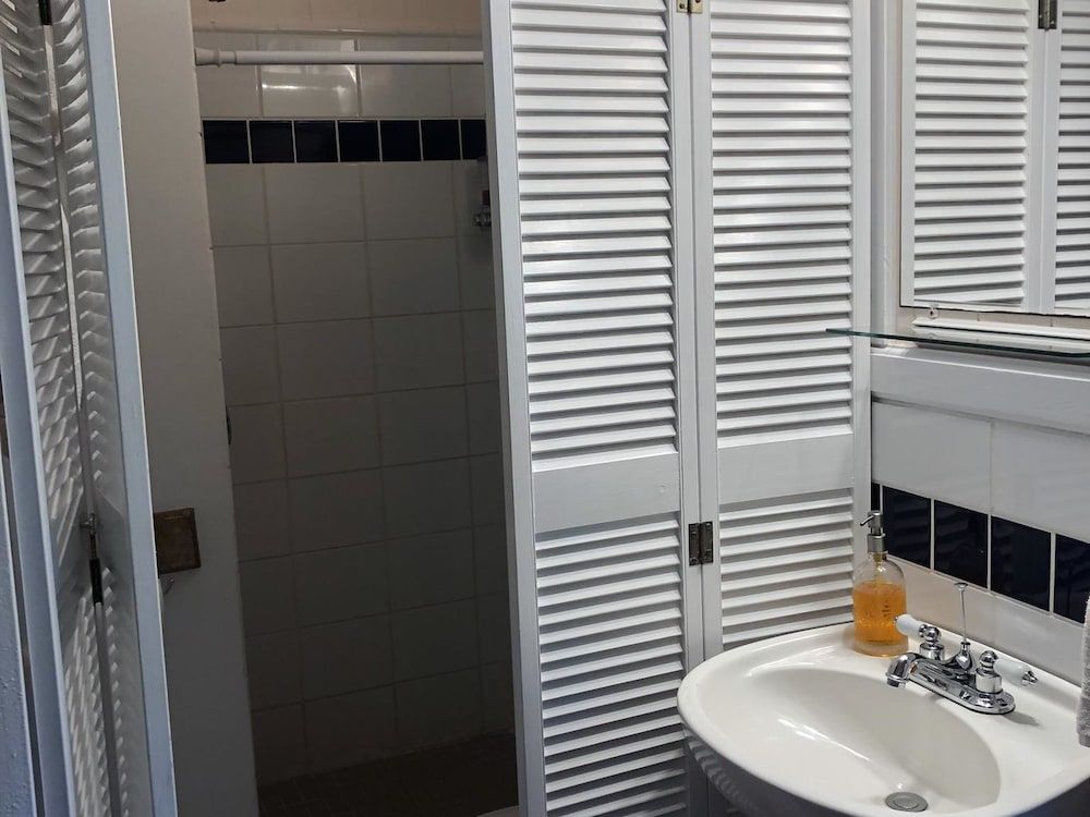 Economy Double Room, Ensuite (Bamboo Room)