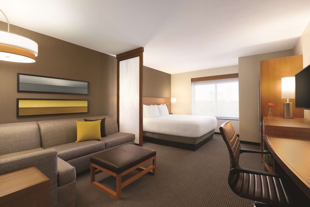 undefined Hyatt Place Niagara Falls 6