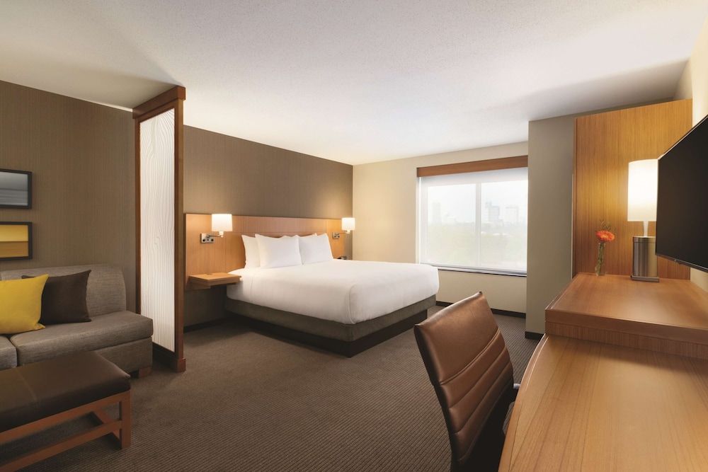 undefined Hyatt Place Niagara Falls 7