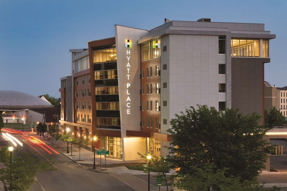 undefined Hyatt Place Niagara Falls 3