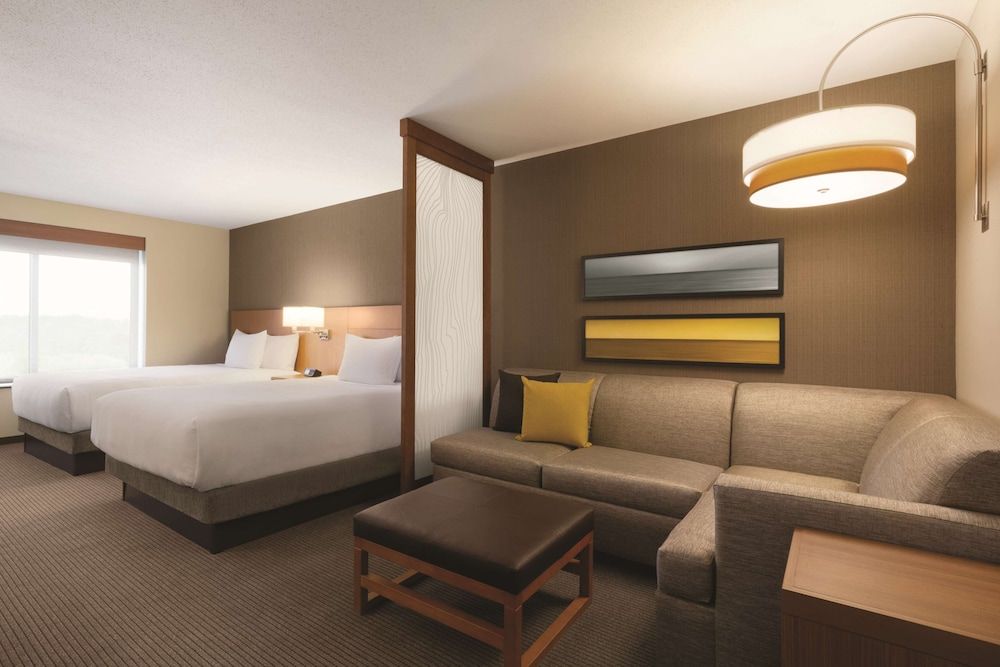 Hyatt Place Niagara Falls Room, Multiple Beds (2 Queen & 1 Sofa Bed) 3