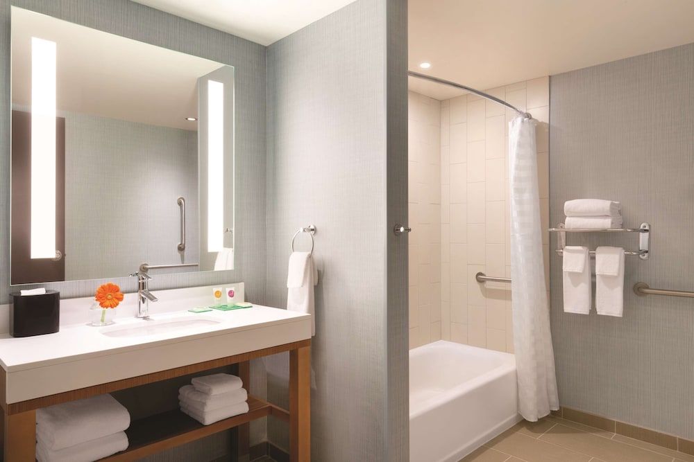 undefined Hyatt Place Niagara Falls 10