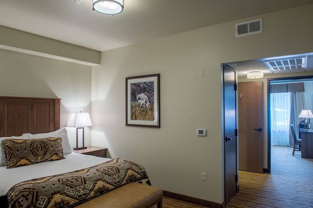 Cedar Creek Lodge and Conference Center Suite, 2 Queen Beds 2