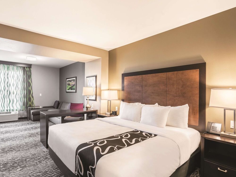 Deluxe Room, 1 King Bed, Non Smoking (Deluxe Executive Room)