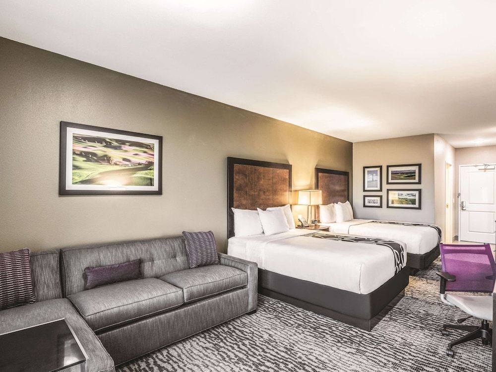 Deluxe Room, 2 Queen Beds, Non Smoking (Family)