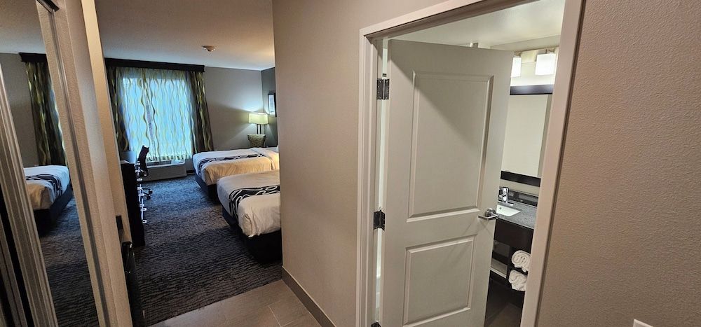 Room, 2 Queen Beds, Non Smoking