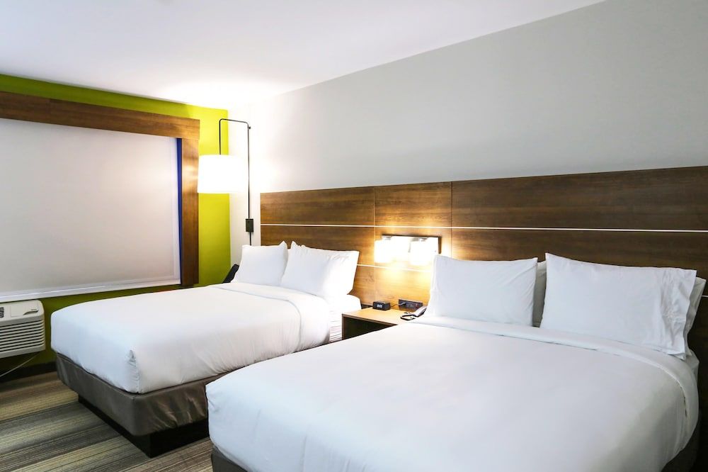 Holiday Inn Express & Suites Houston IAH - Beltway 8 by IHG Standard Room