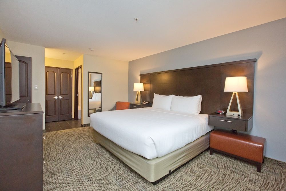 Studio Suite, 1 King Bed, Accessible, Kitchen (Mobility Tub)