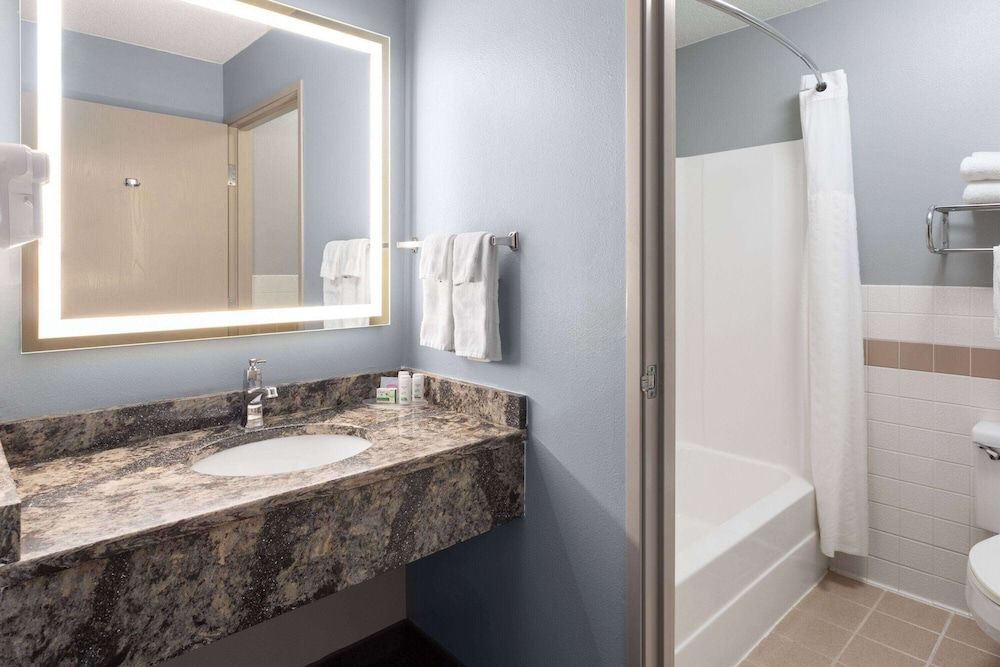 Superior Suite, 1 Bedroom, Non Smoking (Second Floor)