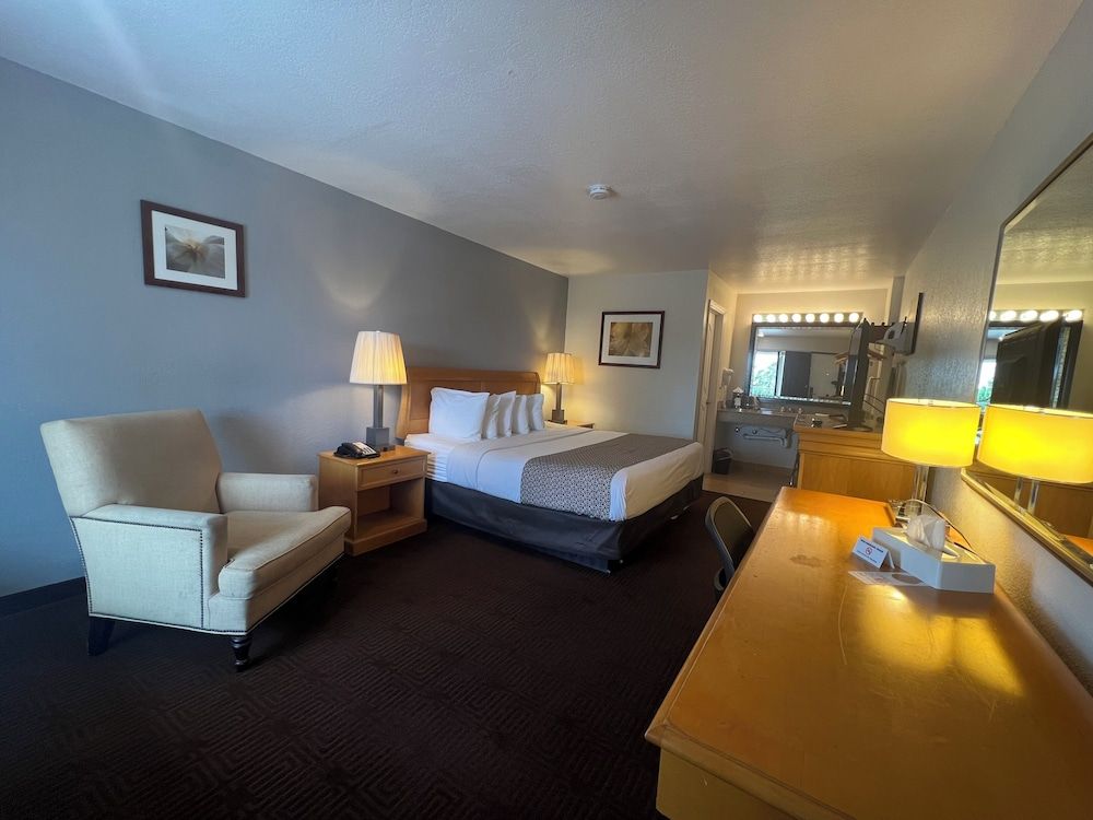 Superior Room, 1 King Bed