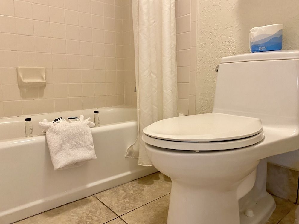 Garden Inn Homestead Superior Double Room, 2 Double Beds 4