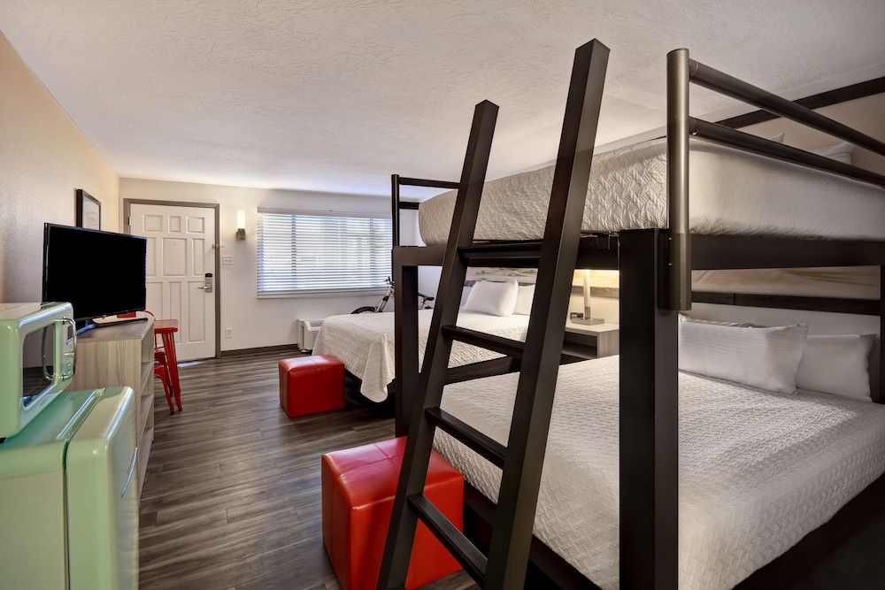 Double Room, Multiple Beds, Non Smoking, Refrigerator & Microwave