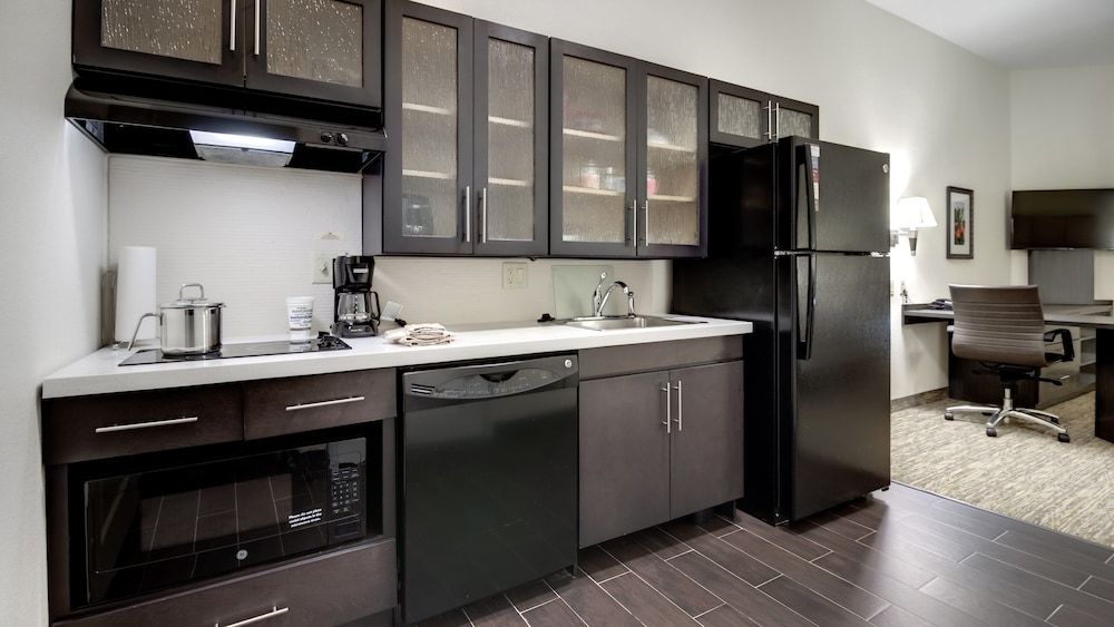 Suite, 1 King Bed, Accessible (Mobility, Bathtub)