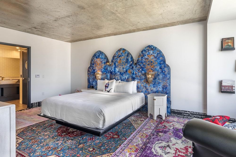 Premium Room, 1 King Bed (Nomad)