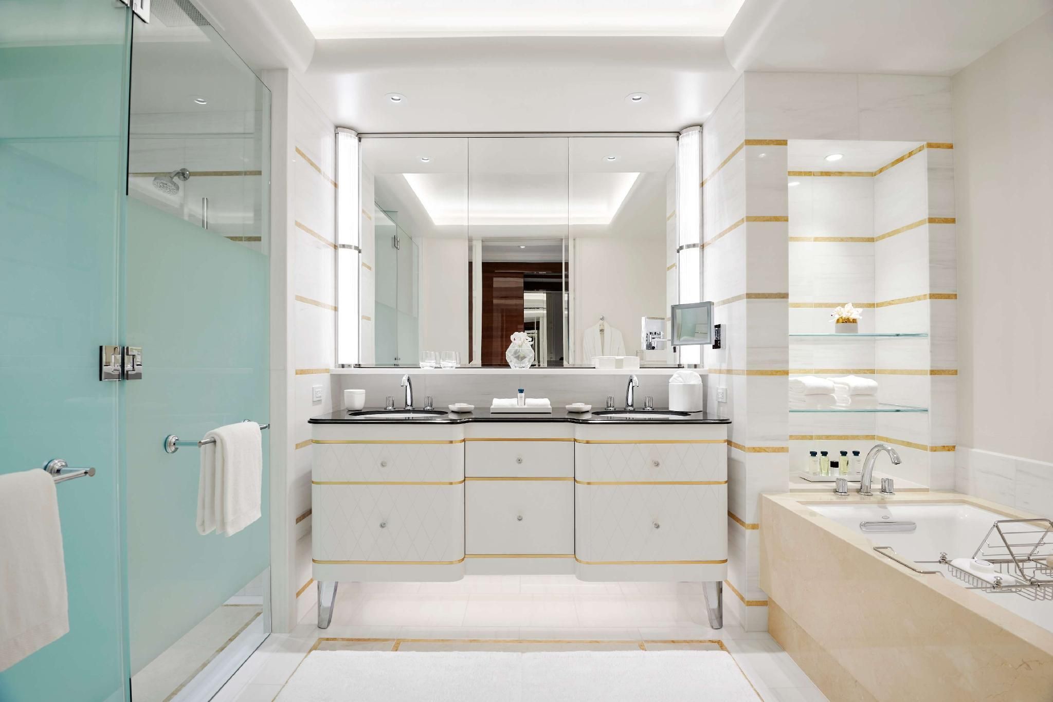 Deluxe Two Queen Room with Terrace