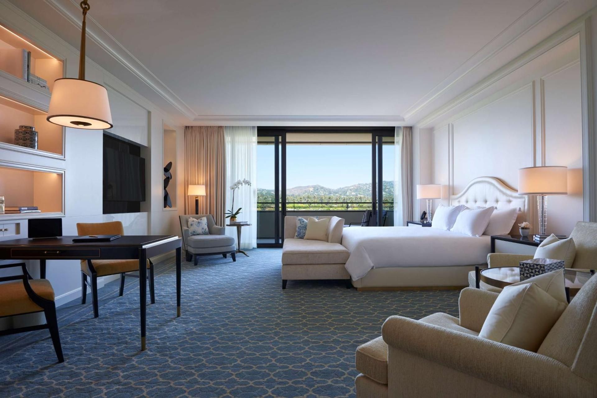 Beverly Hills Junior Ste W/ Terrace And View