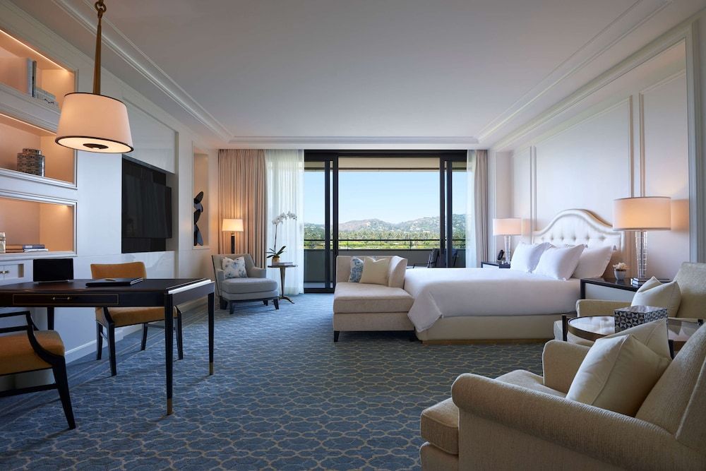 Junior Suite, 1 King Bed, Non Smoking, Balcony (BEVERLY HILLS)
