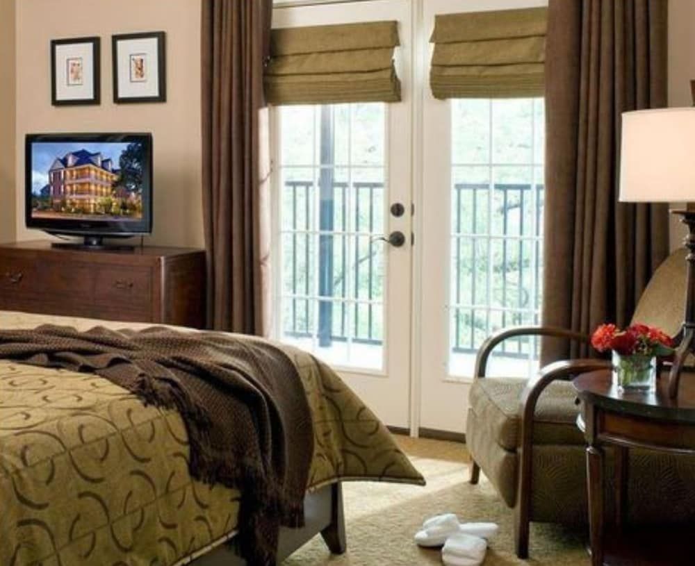 undefined La Maison in Midtown an urban B&B 5