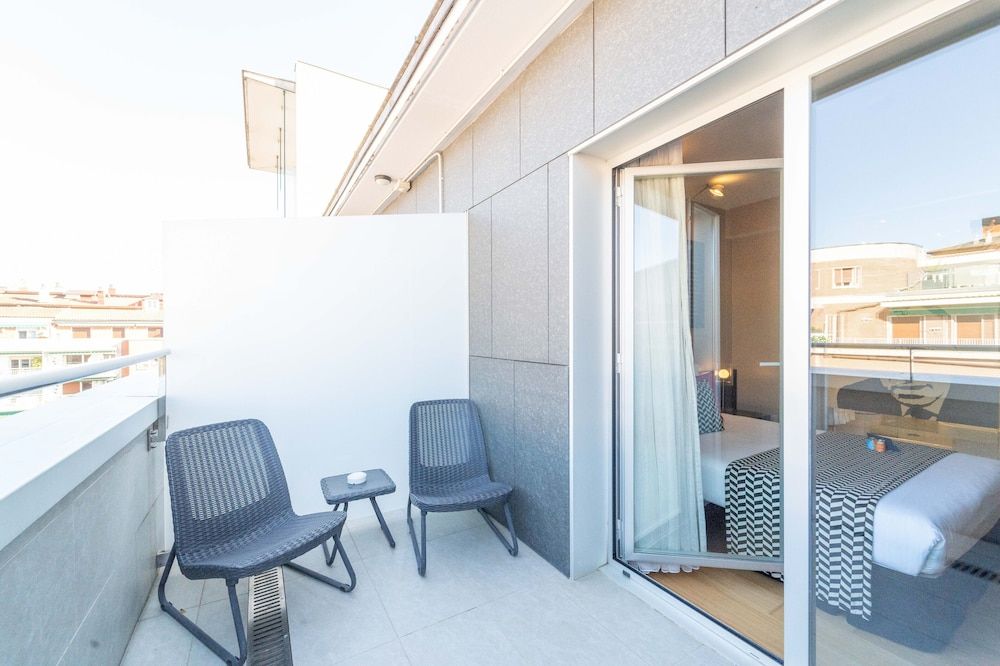 Zinema7 Petite Terrace 6