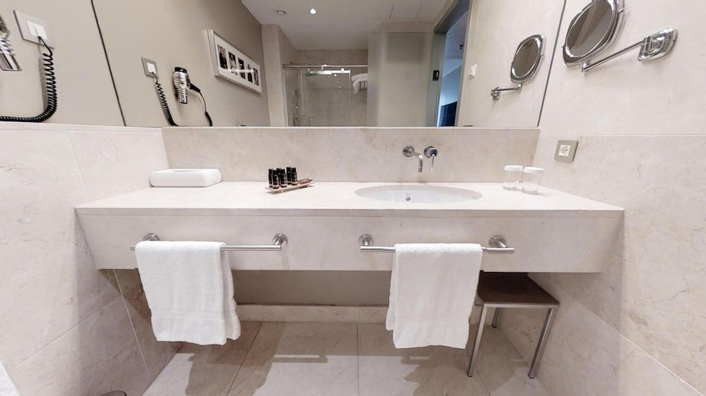 Zinema7 Superior Double Room 8