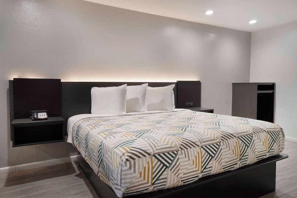 undefined Motel 6 Houston, TX - I-10 West 4