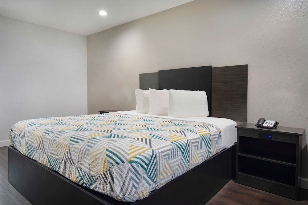 undefined Motel 6 Houston, TX - I-10 West