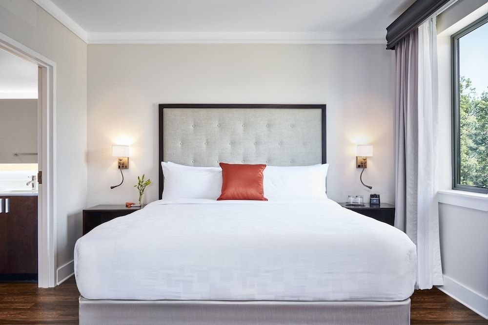 The Abernathy of Clemson Premium View King 2