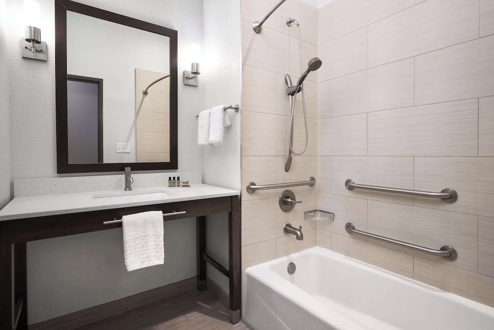 Best Western Plus College Station Inn & Suites Suite, 1 King Bed, Accessible, Bathtub (with Single Sofabed) 2