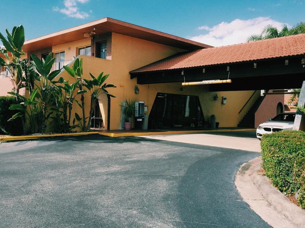 undefined The Keys 8