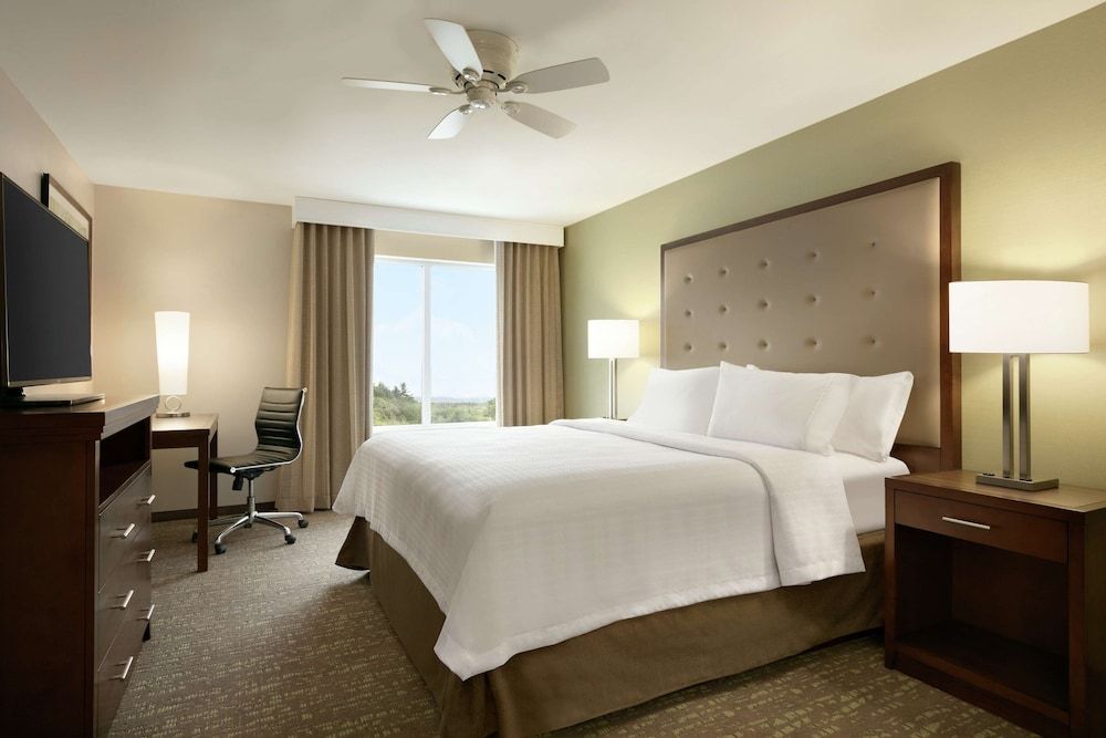 Suite, 2 Bedrooms, Accessible, Bathtub