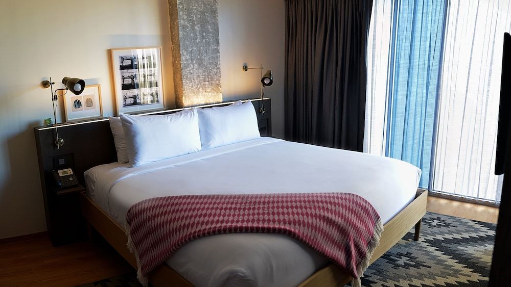 Standard Room, 1 King Bed